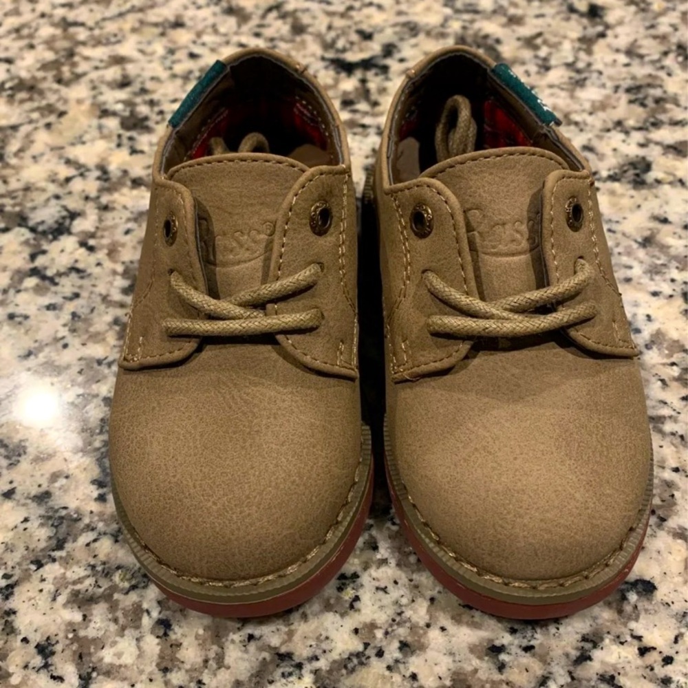 NEW Bass shoes